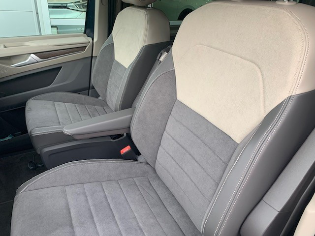 Volkswagen T7 Multivan STYLE CP 2.0TDI 150CV DSG7 — 2