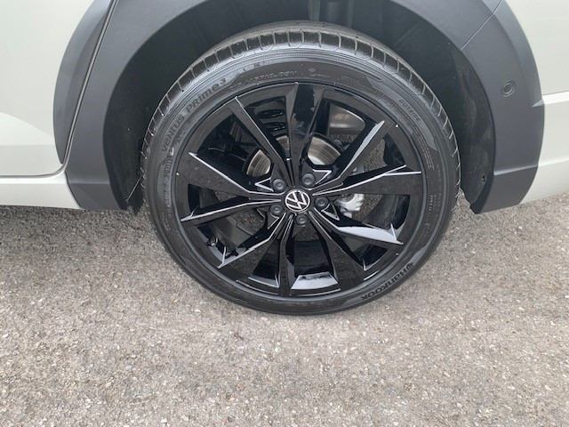 Volkswagen Taigo R-LINE BLACK STYLE 1.5TSI 150CV DSG7 — 4