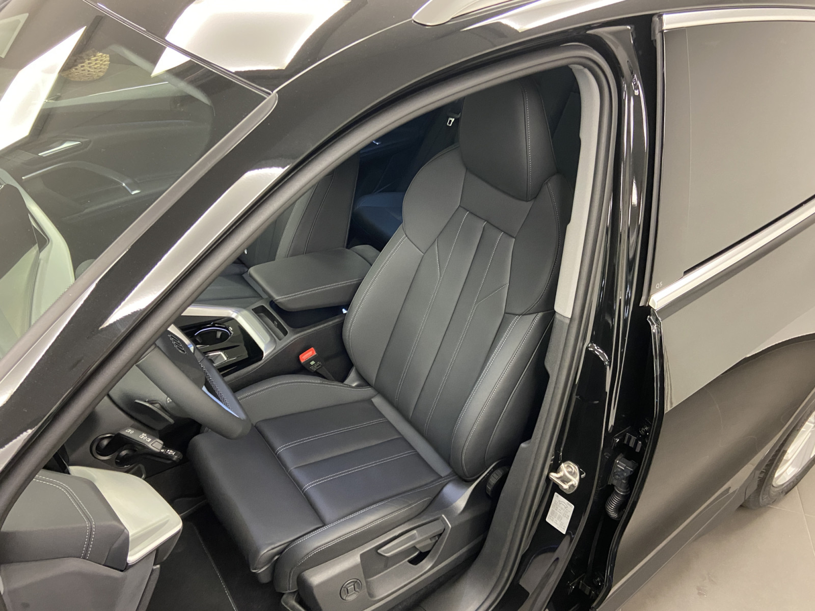 Audi Q5 SUV e-hybrid 299 CH / 220 KW quattro S tronic — 2