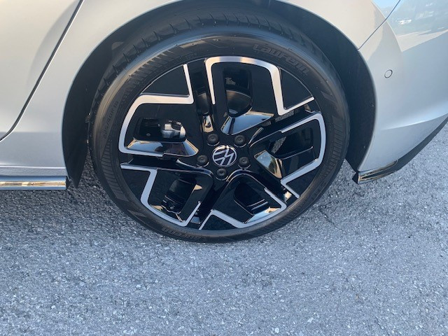Volkswagen Golf R-LINE BLACK STYLE 1.5eTSI 150CV DSG7 — 4