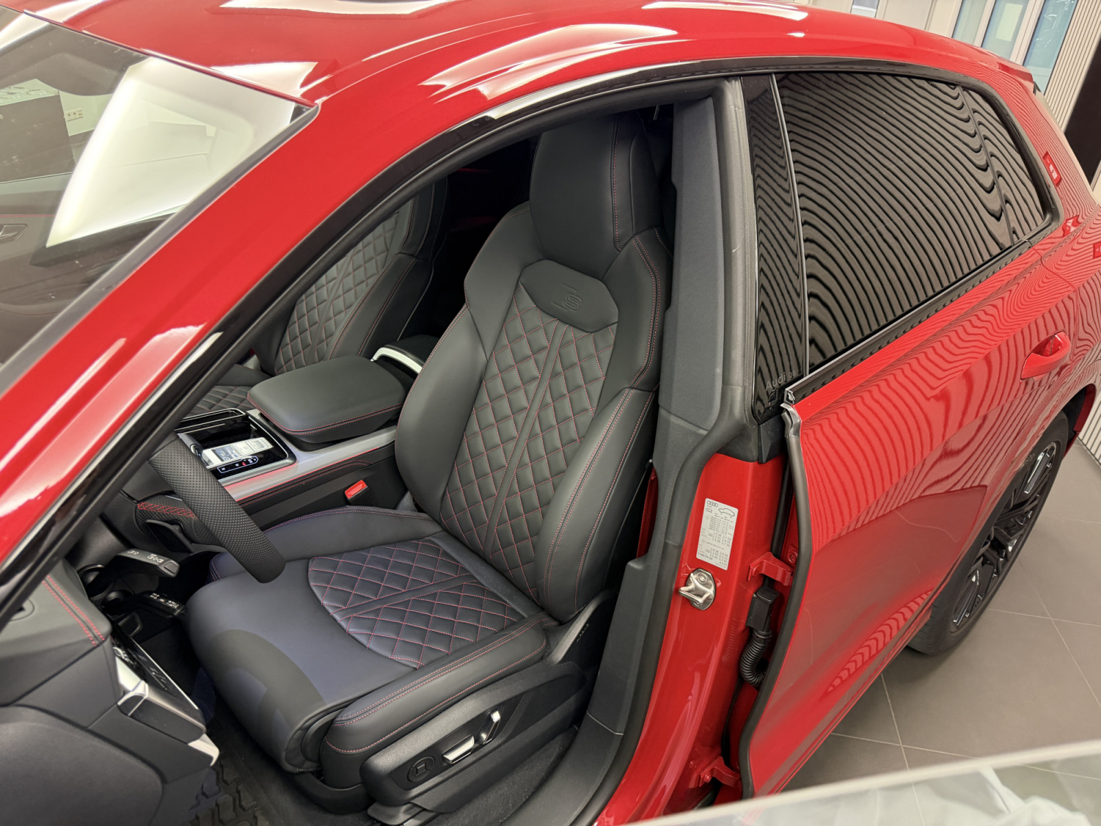 Audi Q8 TDI S line quattro 286 CH / 210 kW Titrponic — 2