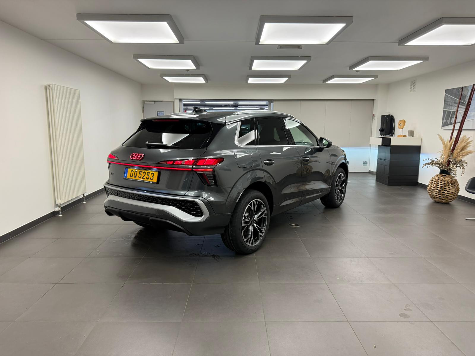 Audi Q3 SUV e-hybrid S Line 272 CV / 200 KW S tronic — 7