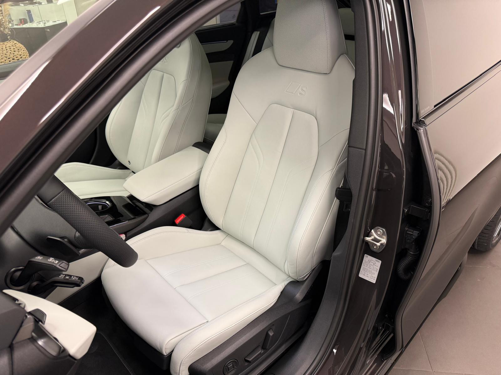 Audi A6 Avant e-hybrid quattro 367 CV / 270 KW S tronic — 2
