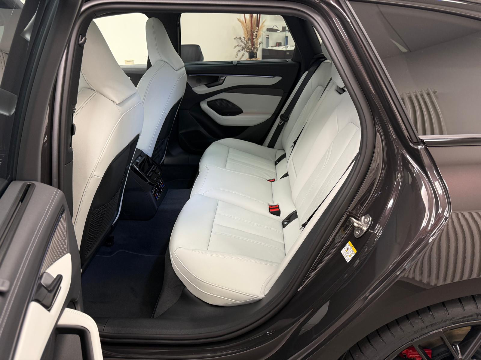 Audi A6 Avant e-hybrid quattro 367 CV / 270 KW S tronic — 7