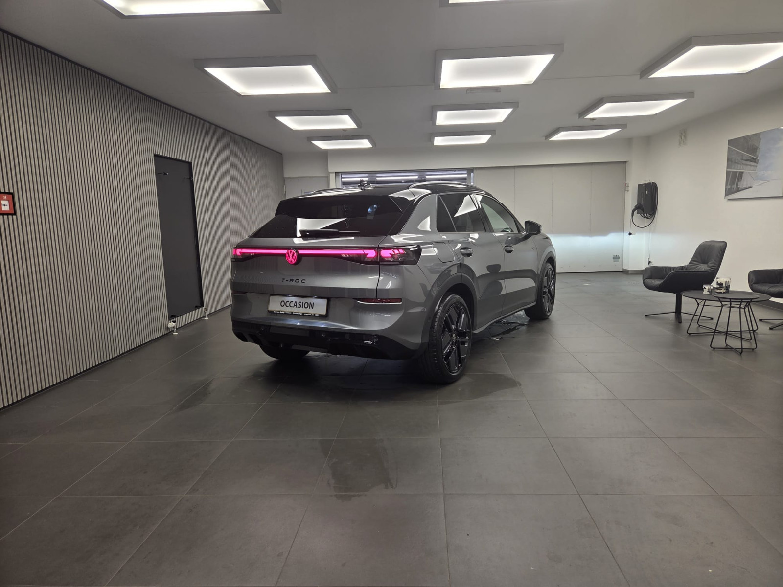 Volkswagen T-Roc T-ROC R-Line 110 eTSI DSG7 — 8