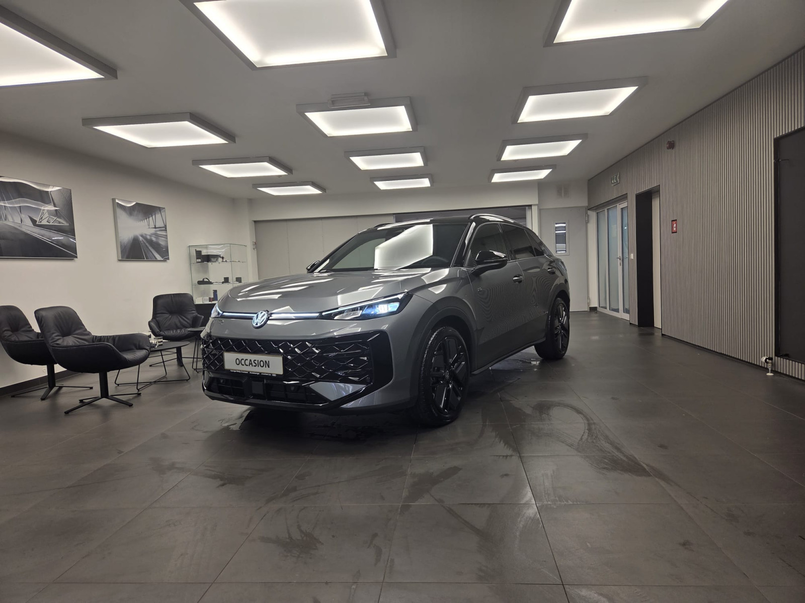 Volkswagen T-Roc T-ROC R-Line 110 eTSI DSG7 — 1